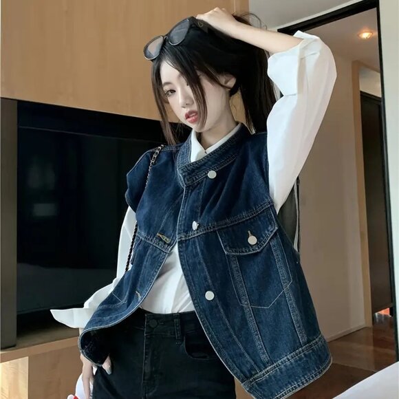 Dark blue denim vest with shoulder pads - NWOT - Picture 3 of 3